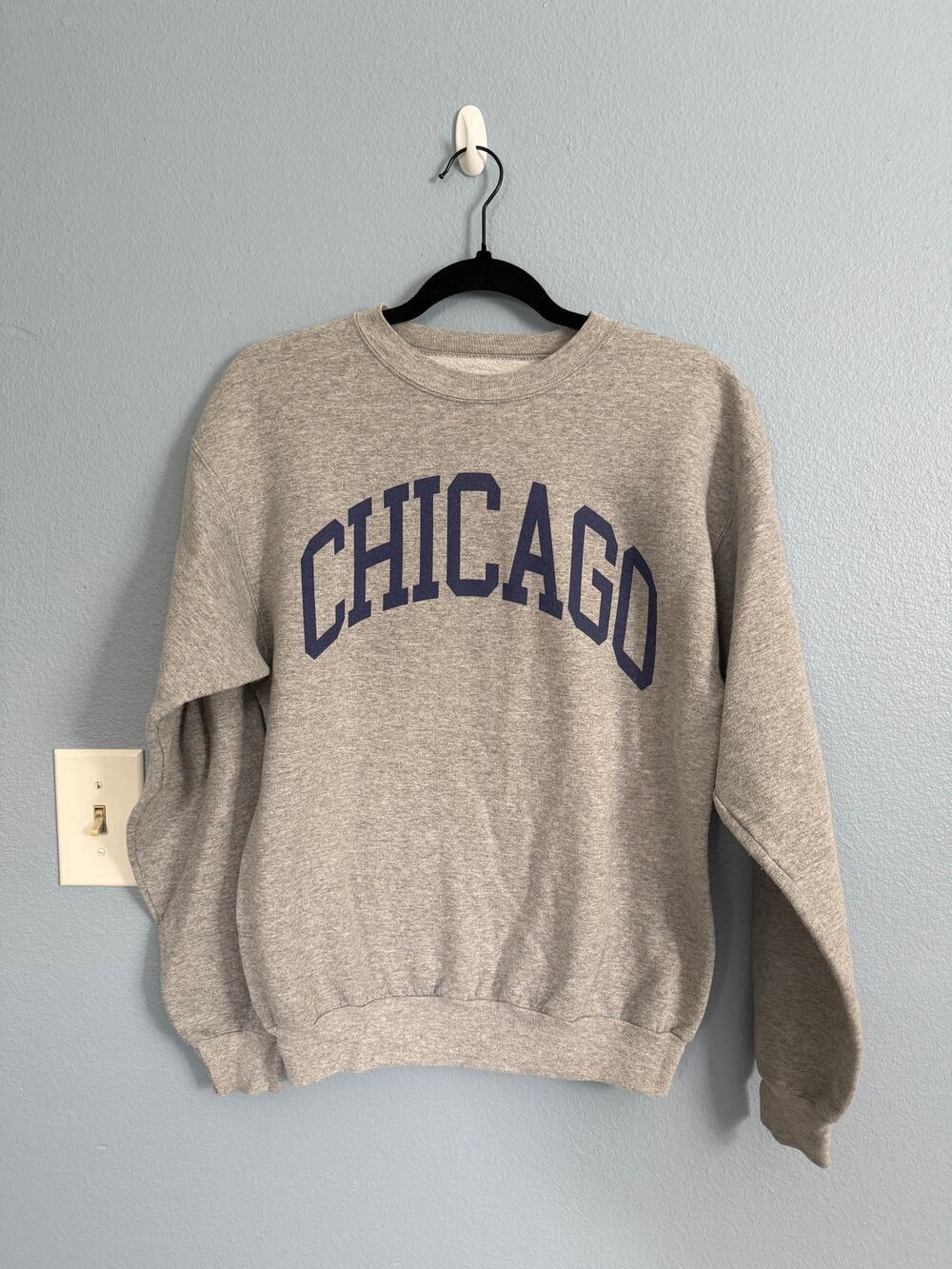 Hanes Chicago Collegiate Crewneck Sweatshirt Gray Small ComfortBlend
